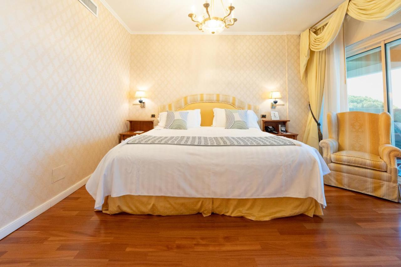 Grand Hotel Del Mare Resort & Spa Бордигера Экстерьер фото